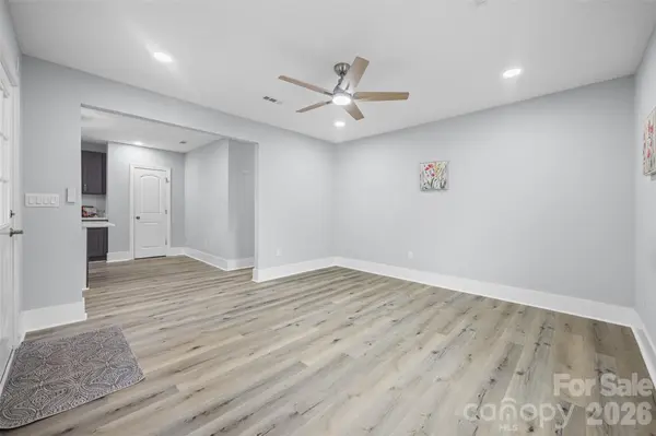 712 Henry AVE, Gastonia, NC 28052