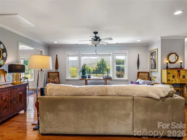 13 Ashley RD, Asheville, NC 28805