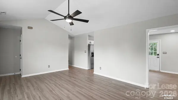3320 Whitebridge LN, Charlotte, NC 28262