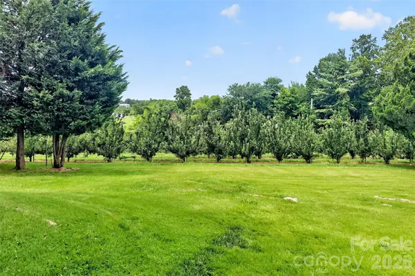 26 Sweet Briar Path WAY, Hendersonville, NC 28792