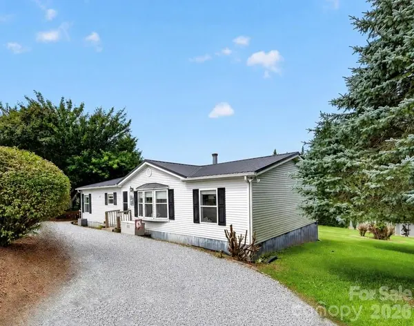 26 Sweet Briar Path WAY, Hendersonville, NC 28792