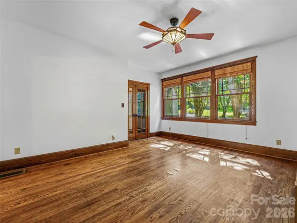 1606 Olmsted DR, Asheville, NC 28803