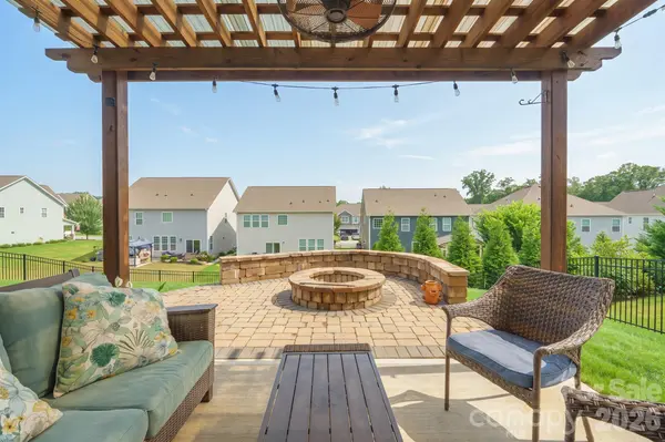 2073 Saddlebred DR, Iron Station, NC 28080
