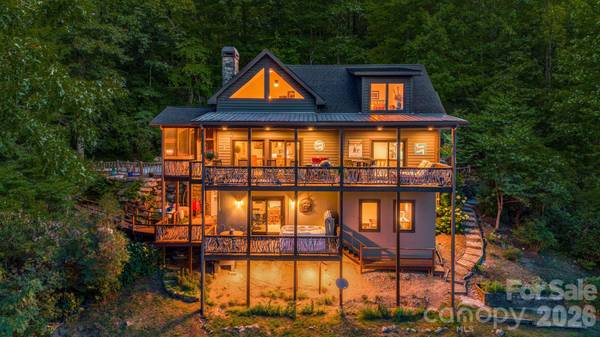 138 Bear Paw DR, Brevard, NC 28712