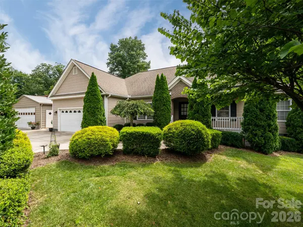 125 Craggy ST, Black Mountain, NC 28711