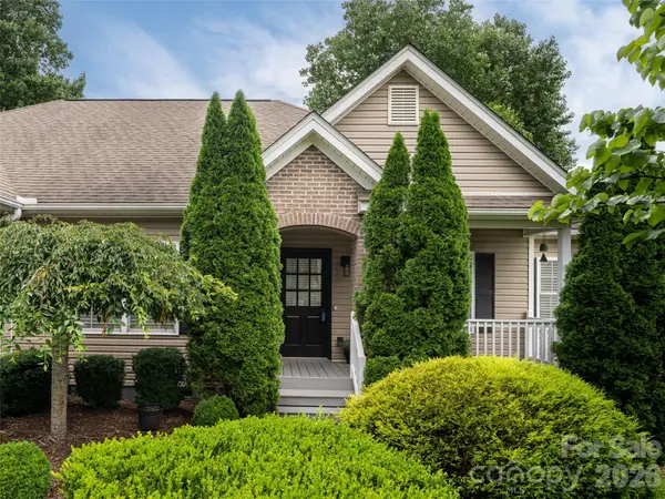 125 Craggy ST, Black Mountain, NC 28711