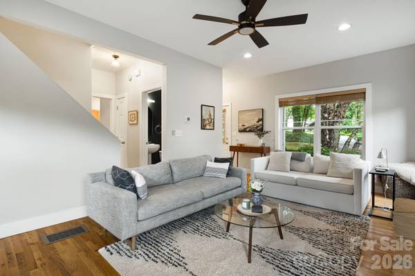 29 Winding RD, Asheville, NC 28803