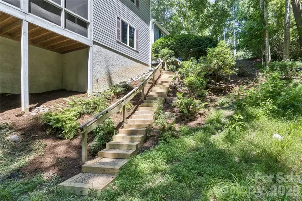 100 Titleist WAY, Hendersonville, NC 28739