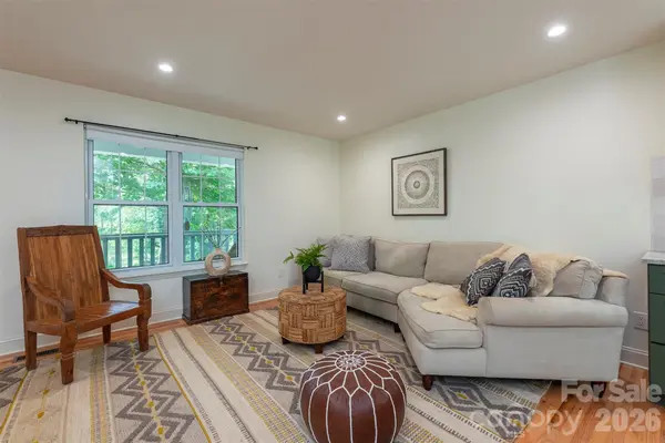 90 Pine Forest DR, Weaverville, NC 28787