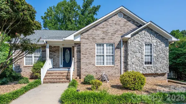 4288 Harbor LN, Sherrills Ford, NC 28673