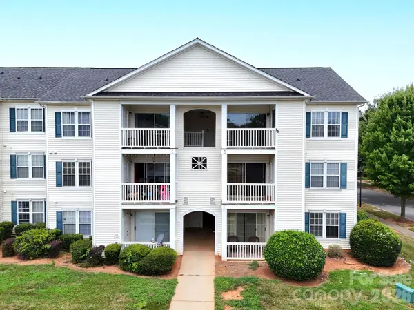 3965 Mohawk CT, Charlotte, NC 28215