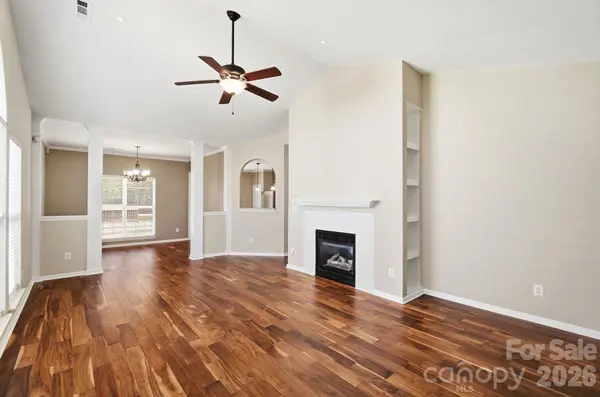7015 Lenhart DR, Charlotte, NC 28226