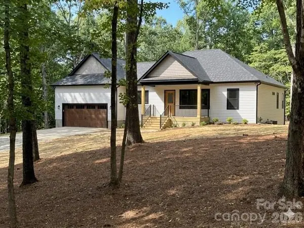 644 Roxboro DR, Mount Gilead, NC 27306