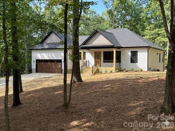 644 Roxboro DR, Mount Gilead, NC 27306
