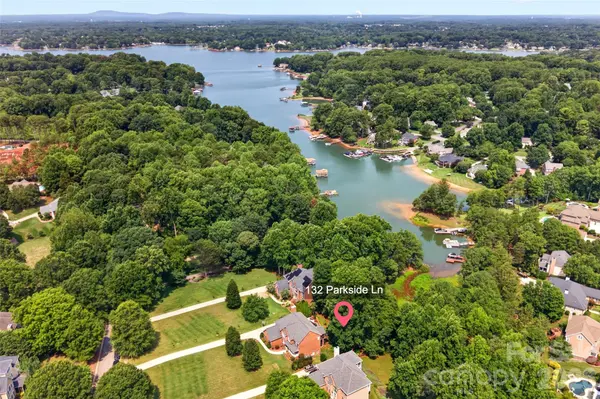 132 Parkside LN, Mooresville, NC 28117