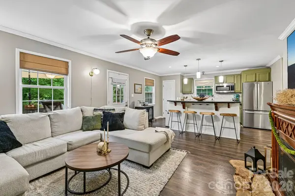8658 Dog Leg RD #16/B, Sherrills Ford, NC 28673