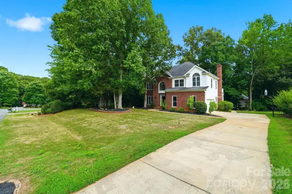 5305 Ravenglass CT, Waxhaw, NC 28173