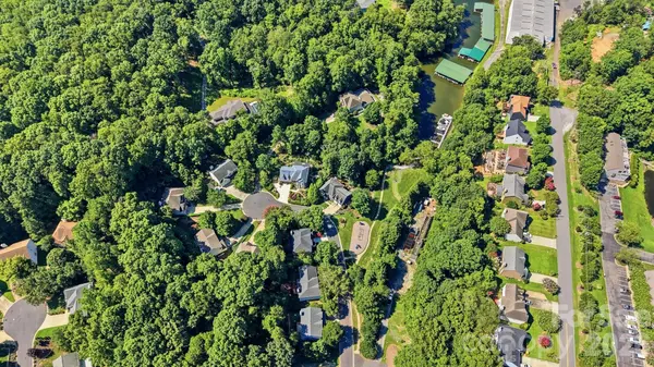 13901 Kings Carriage LN, Charlotte, NC 28278