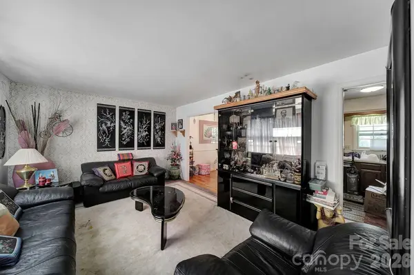 6010 Red Carriage LN, Charlotte, NC 28212