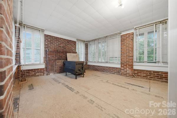 7624 W Highway 27 HWY, Vale, NC 28168
