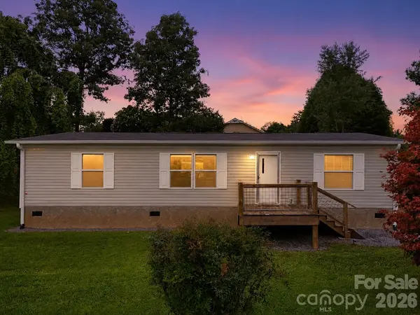 132 E View DR, Mars Hill, NC 28754