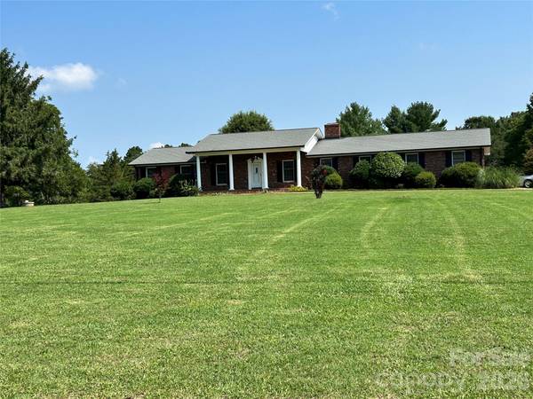 3040 E Maiden RD, Maiden, NC 28650