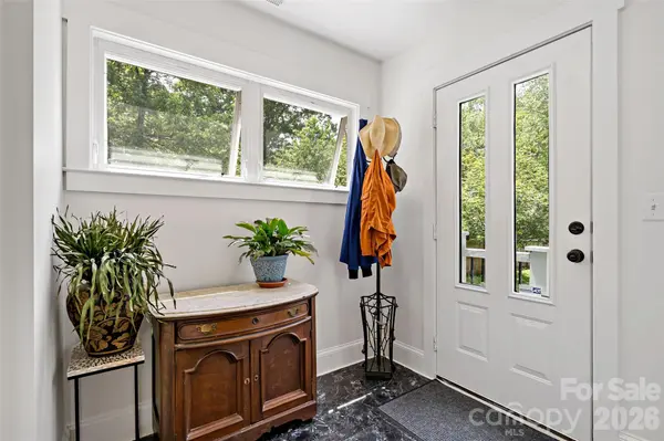 24 Browndale RD, Asheville, NC 28805