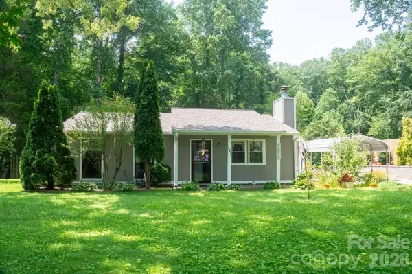 121 Wicklow DR, Asheville, NC 28806
