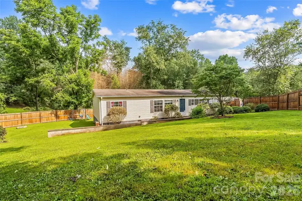 19 Brandon LN, Weaverville, NC 28787