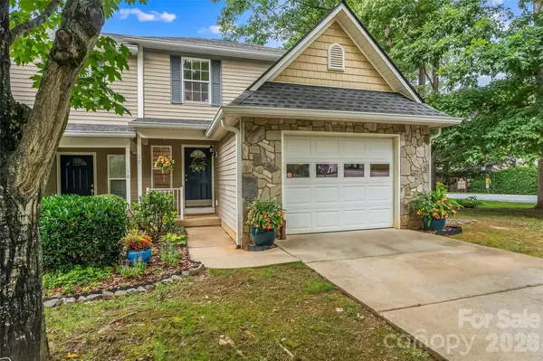 19 Willowick DR, Asheville, NC 28803