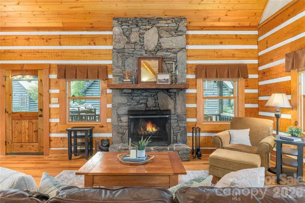93 Rachels CIR, Maggie Valley, NC 28751