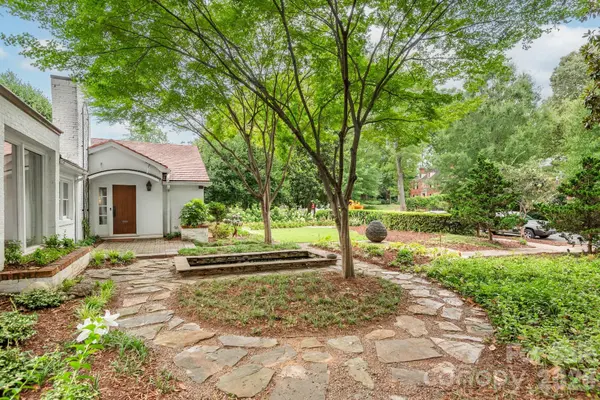 1101 Belgrave PL, Charlotte, NC 28203