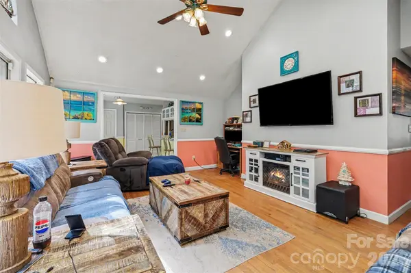 433 Foster Lake RD, Blacksburg, SC 29702