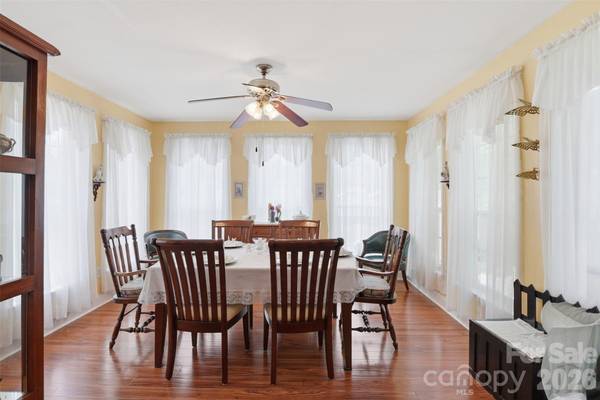 1287 Queensgate ST, Gastonia, NC 28054