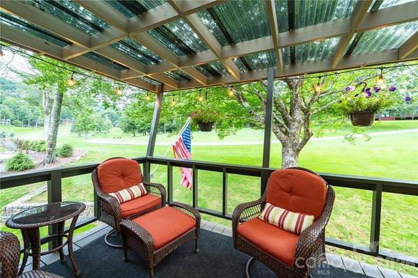 107 Grassy Gap Loop RD, Beech Mountain, NC 28604