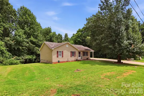 106 N Arlington AVE, Jonesville, NC 28642