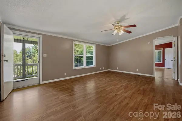 3006 Reba Cardwell LN, Lenoir, NC 28645