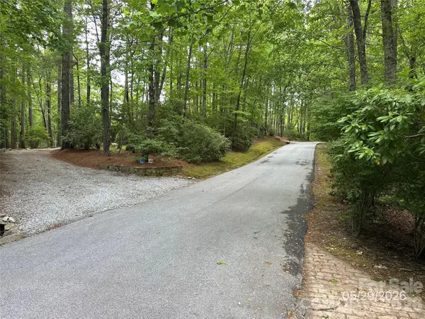 880 W Rochester DR, Cashiers, NC 28717