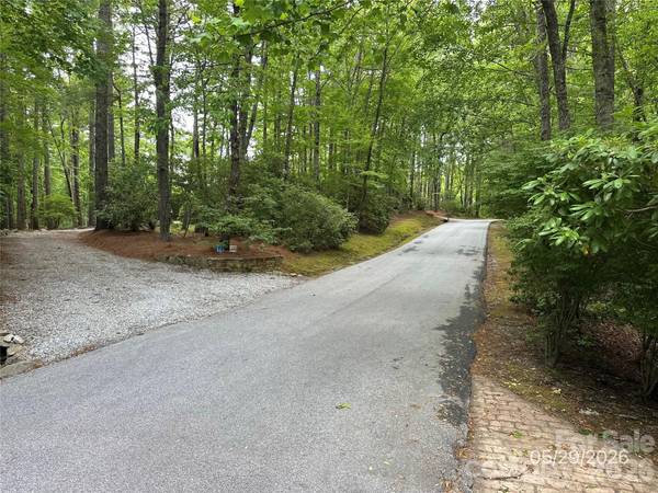 880 W Rochester DR, Cashiers, NC 28717