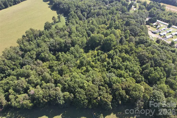 00 Short RD, Hickory, NC 28602