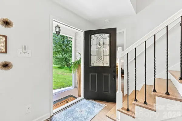 1450 Old Coach RD #37A, Kernersville, NC 27284