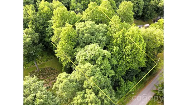 01 Coffey RD, Linville, NC 28646