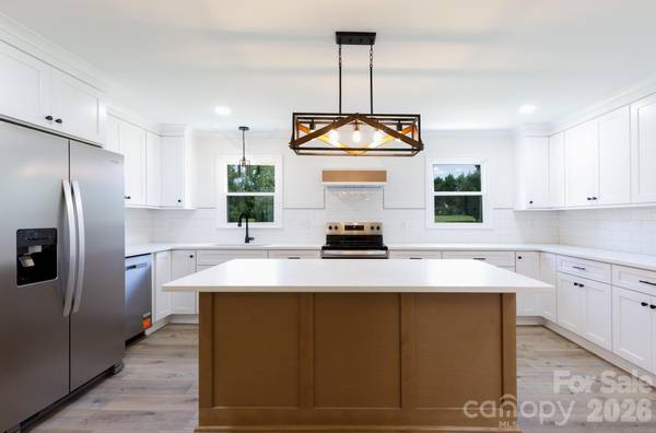1560 Meadowdale RD, Rock Hill, SC 29732