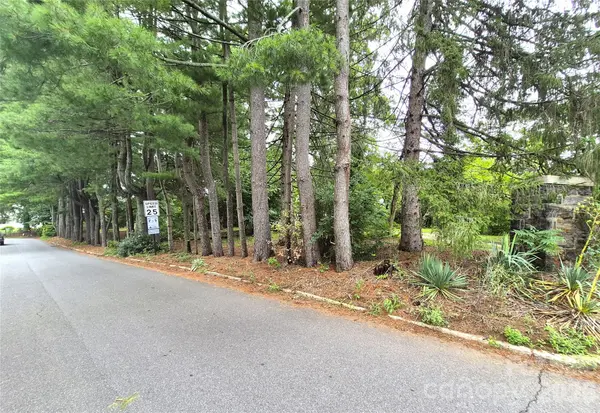 57 Beverly RD W, Asheville, NC 28806