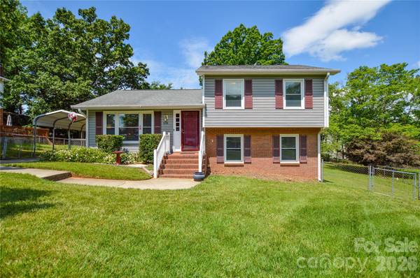 518 Vinecrest DR, Matthews, NC 28105