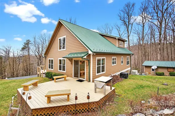 600 Sassafras DR, Spruce Pine, NC 28777