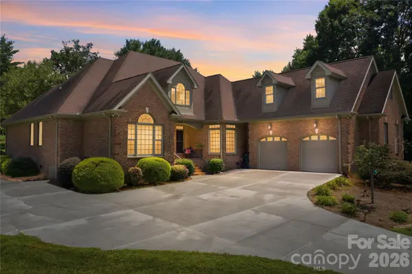 260 Baymount DR, Statesville, NC 28625