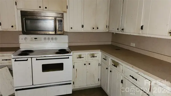 906 Trogdon ST, North Wilkesboro, NC 28659