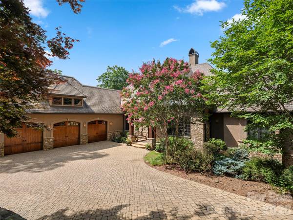 1812 Bella Vista CT, Arden, NC 28704