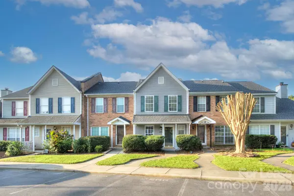 8268 Golf Ridge DR, Charlotte, NC 28277
